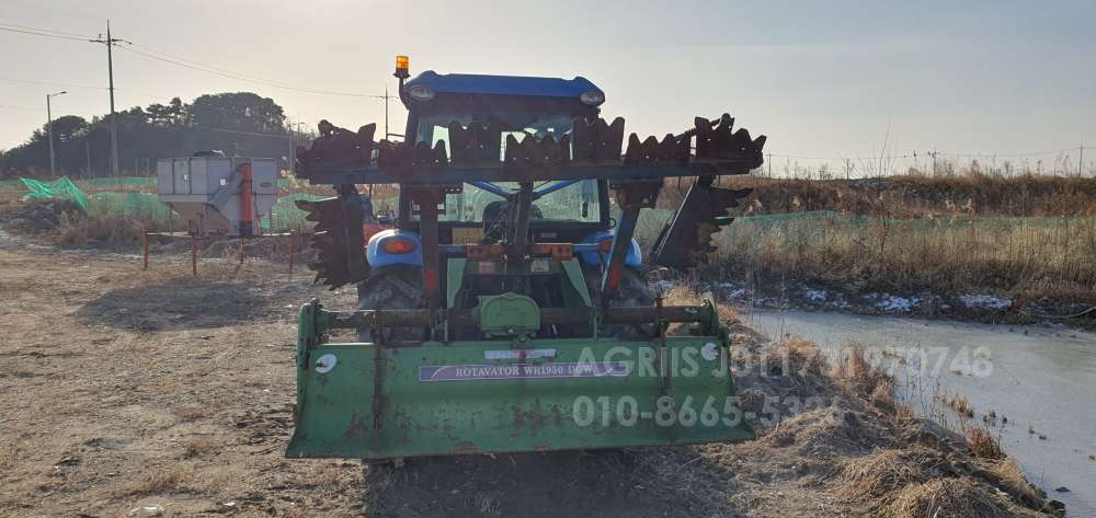 LS Tractor U6030 (60hp) 운전석