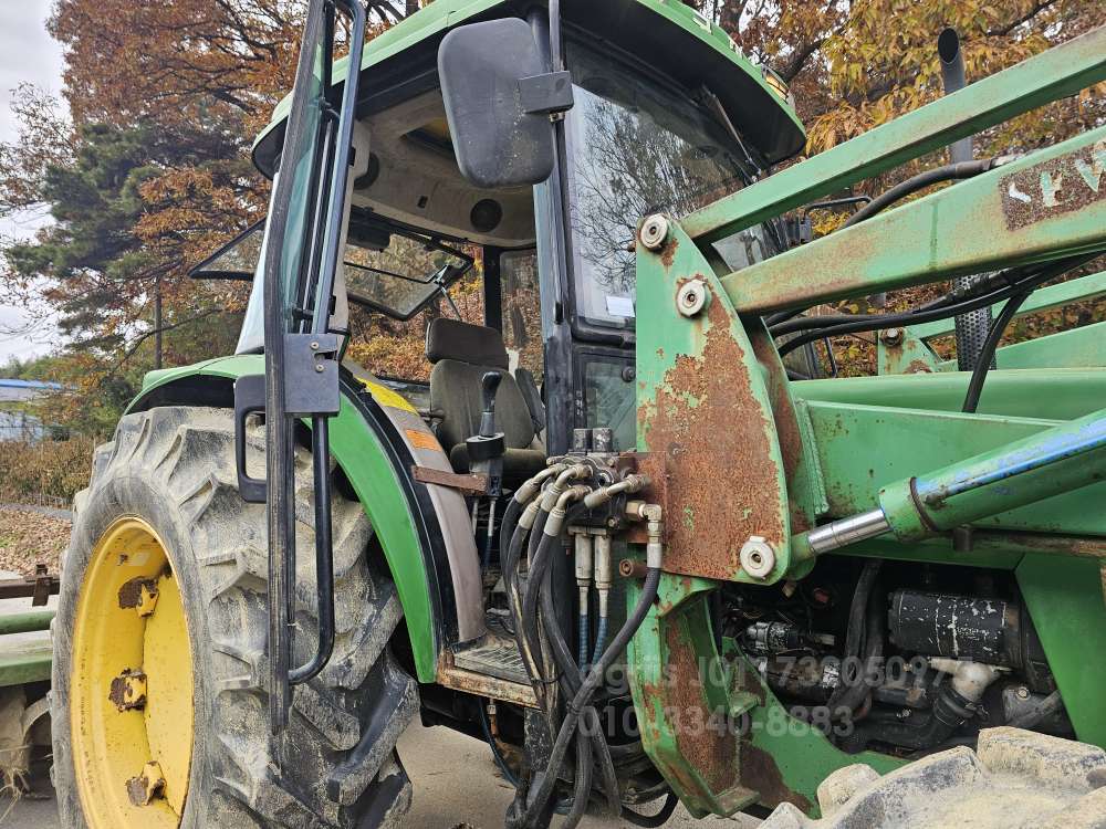 JohnDeere Tractor 5510 (85hp) 측면