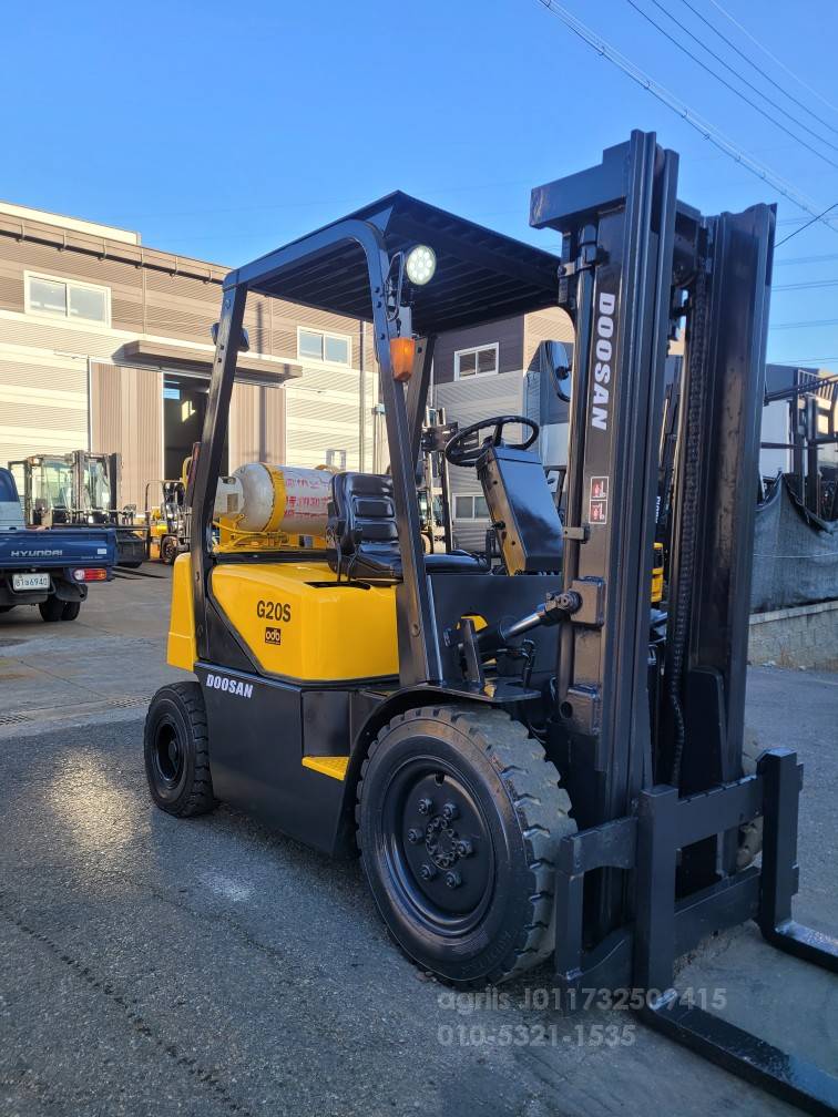 Doosan Forklift 두산2톤중고지게차  운전석