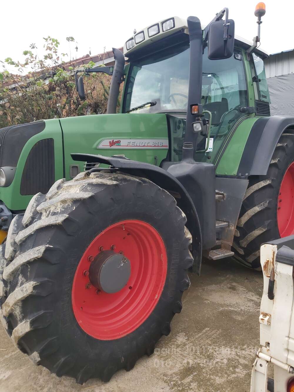 펜트 트랙터 펜트818 뒤우측면