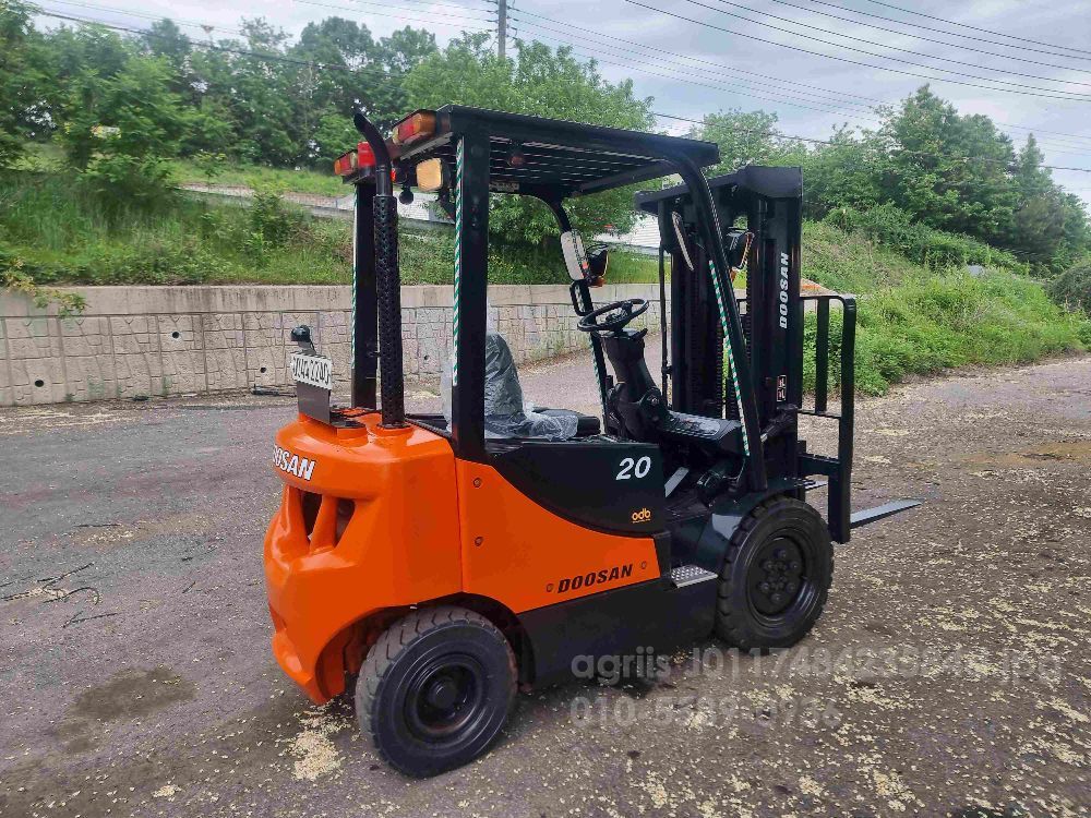  Forklift 지게차  뒤우측면