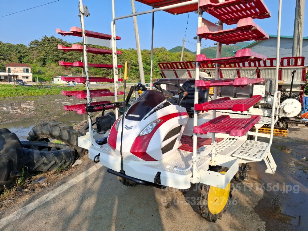 Yanmar Rice transplanter YR8DZAG (8Rows) 뒤우측면
