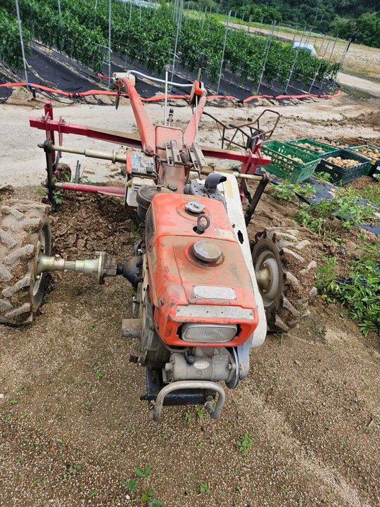 경운기다목적수확기 경운기다목적수확기 경운기다목적수확기 앞좌측면