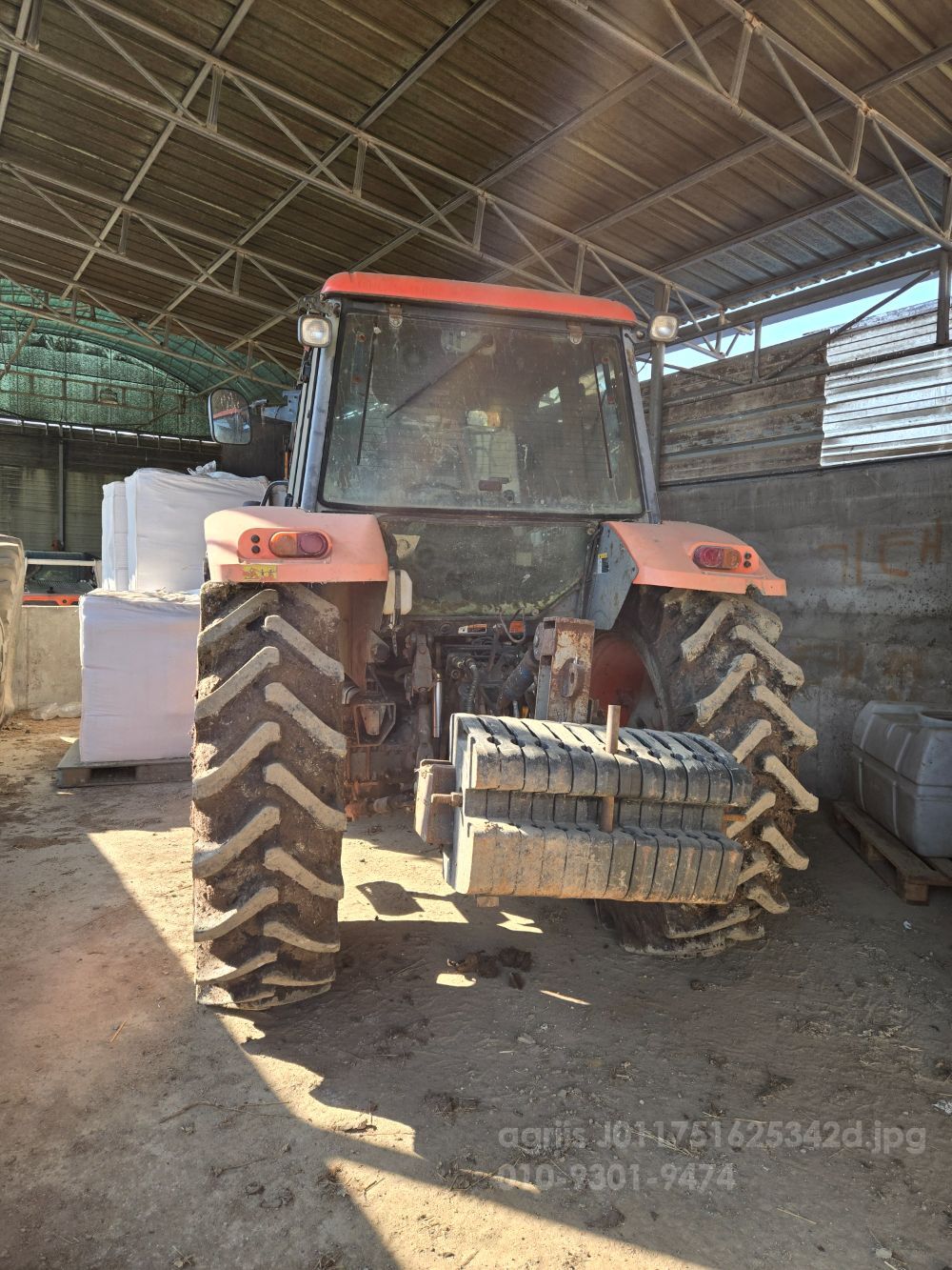 Kubota Tractor M125X (125hp) 뒤우측면