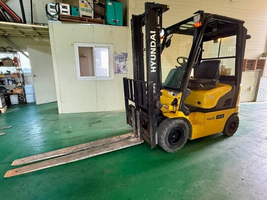 Hyundai Forklift 15D  앞좌측면
