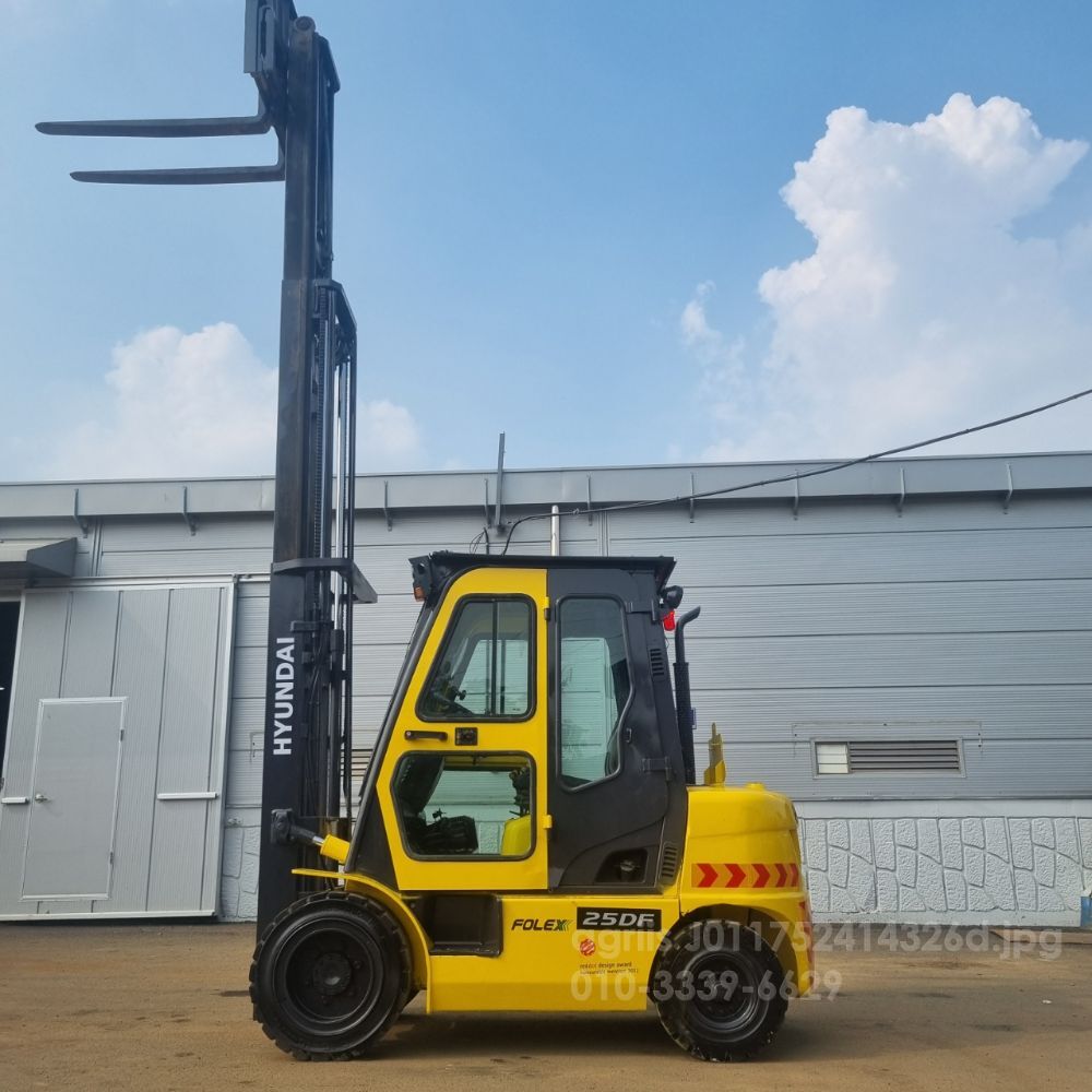 Hyundai Forklift DF25  뒤우측면