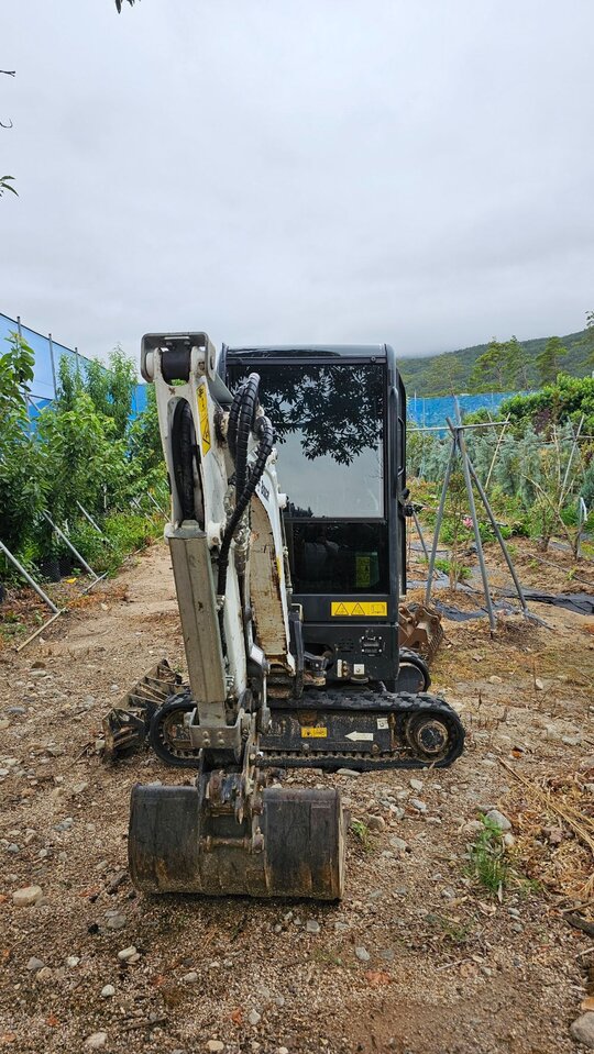 두산바브캣 굴삭기 E20 (2.0톤) 앞좌측면