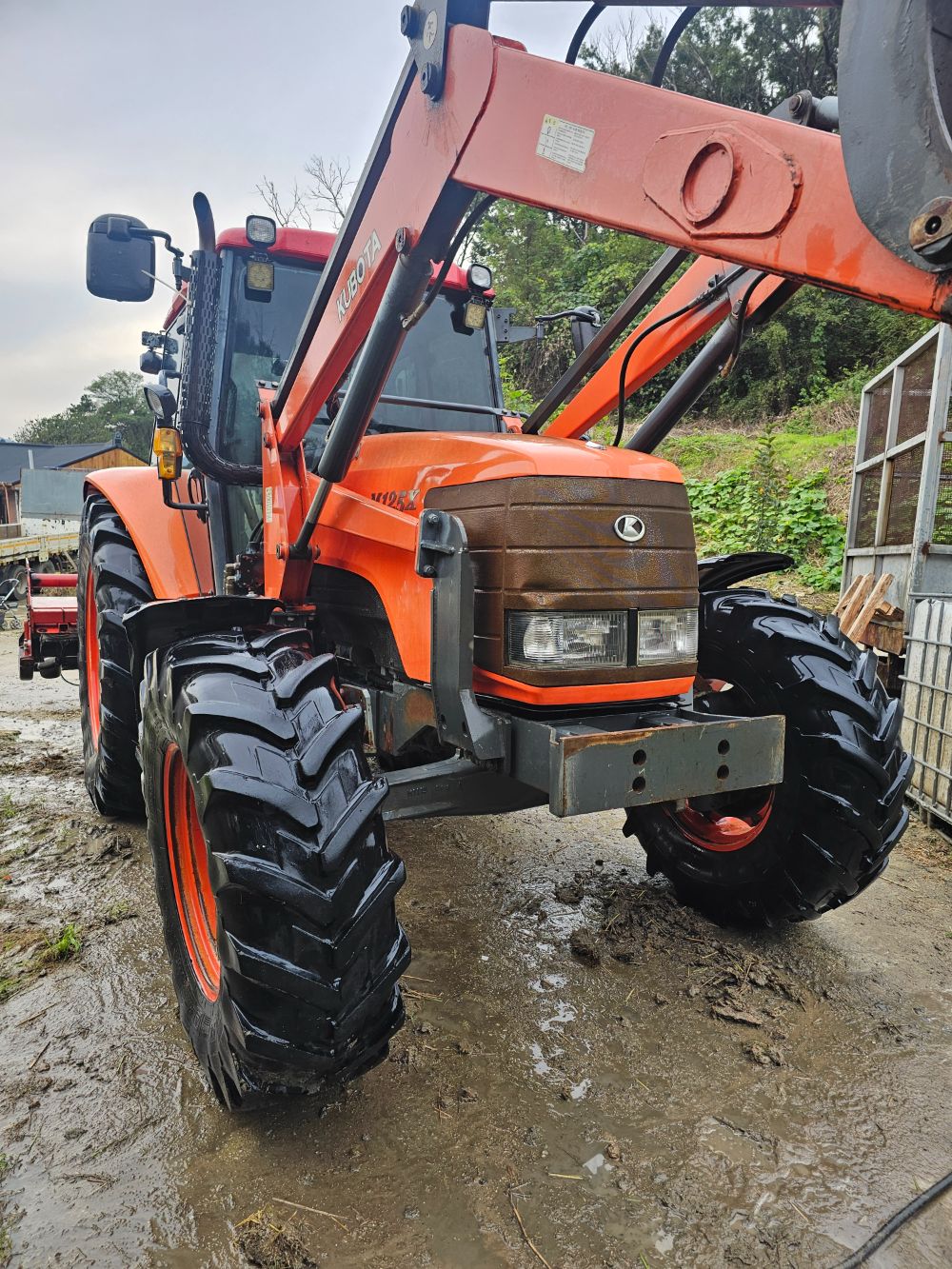Kubota Tractor M125X (125hp) 앞좌측면
