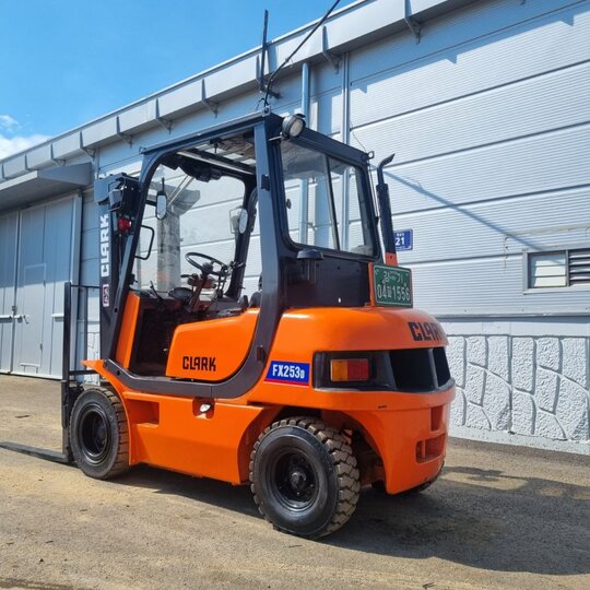  Forklift FX253D (2.5톤) 앞좌측면