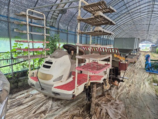 얀마 이앙기 VP6X (6조식) 앞좌측면