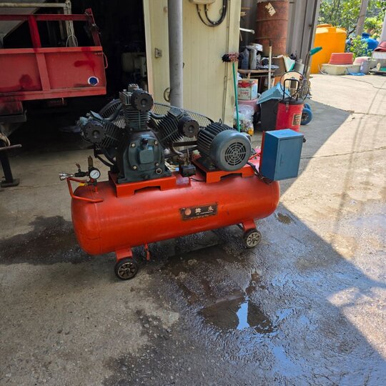 에어 컴프레서 10마력 에어 컴프레서 10마력 TBTE 앞좌측면