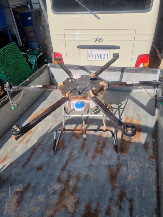 케레스 방제용 드론 10s9 앞좌측면