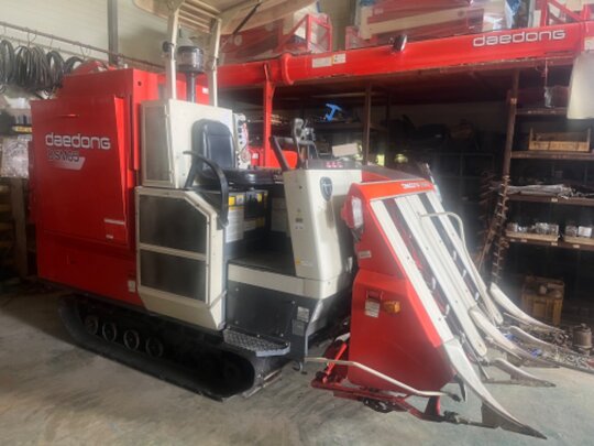 대동 콤바인 DSM65 (4조식) 앞좌측면