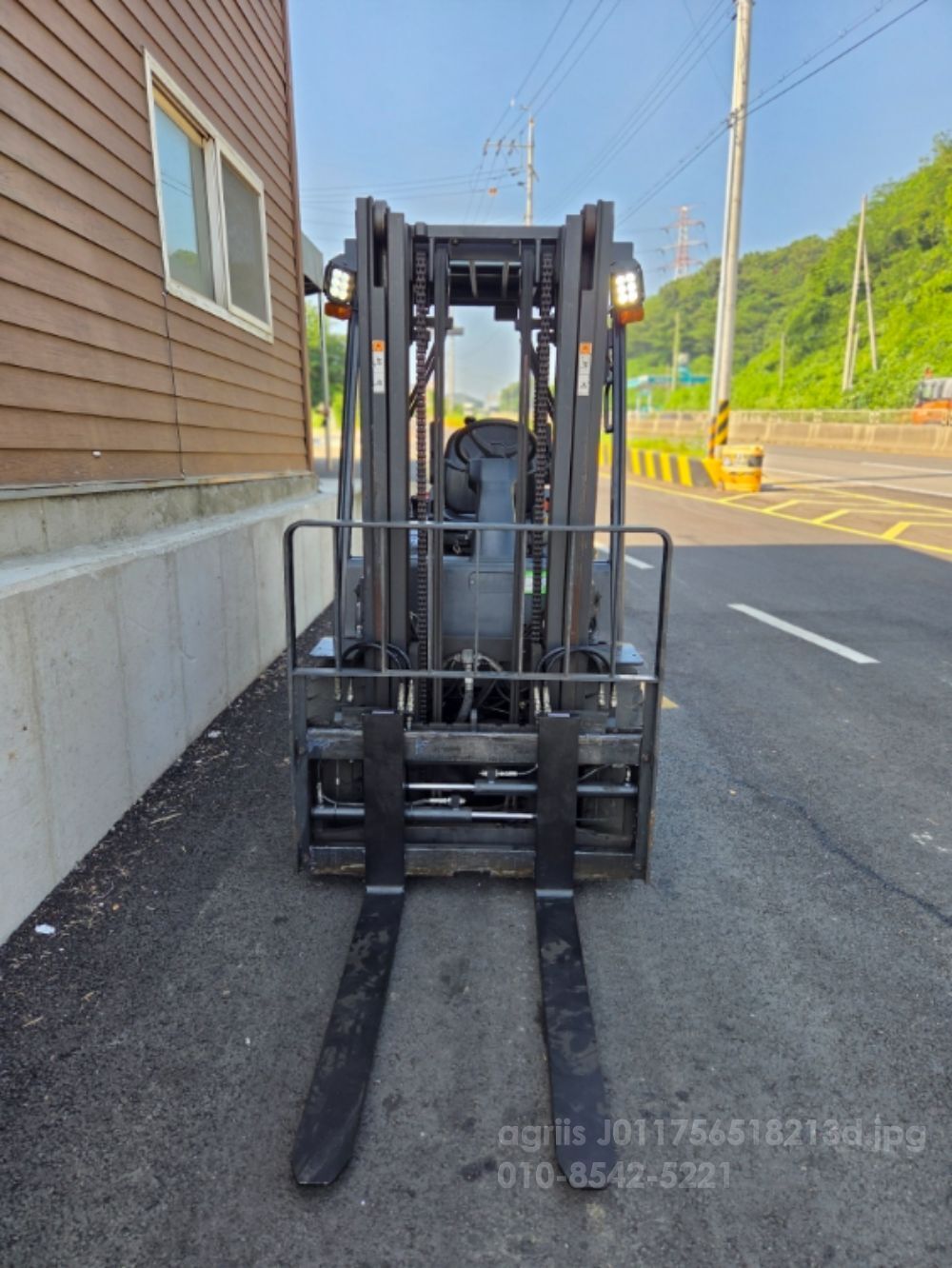 두산 지게차 디젤 3톤 2단 3.2M 뒤우측면