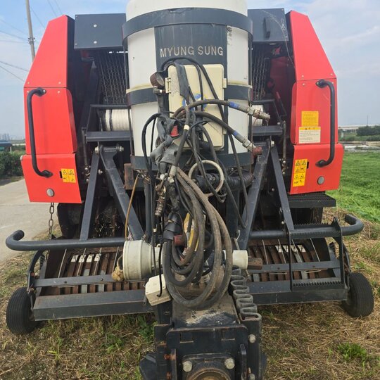  Round Baler FB2135  앞좌측면