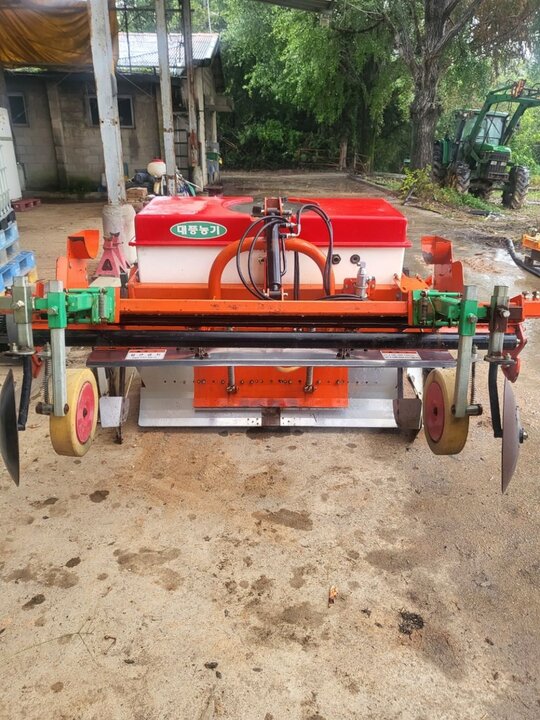  휴립복토기 DP-1400MT-6  앞좌측면