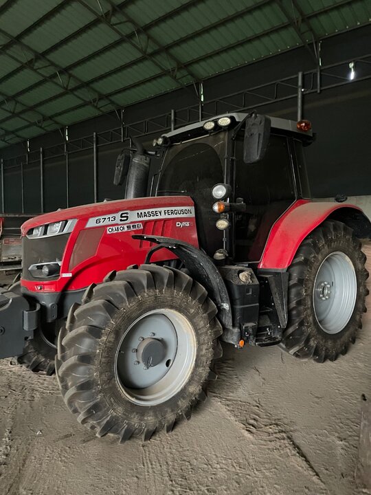  Tractor 6713S (130hp) 앞좌측면