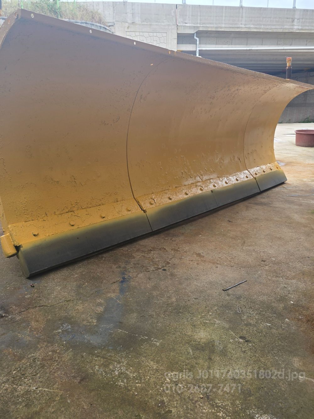  제설기 3200  뒤우측면