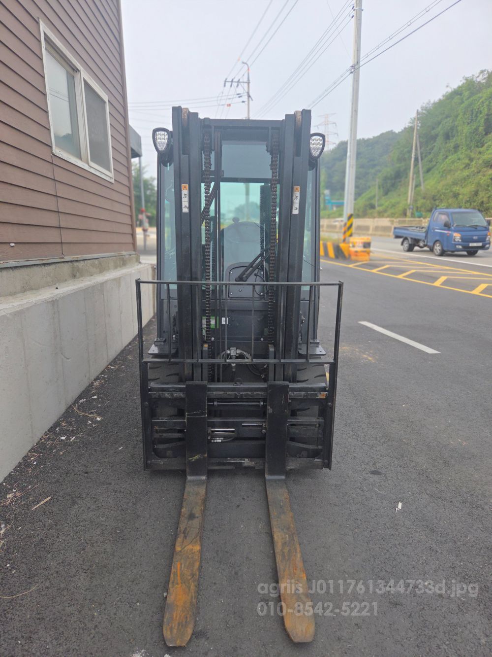 두산 지게차 디젤3톤ㅣ2단3.2Mㅣ2018년식 뒤우측면