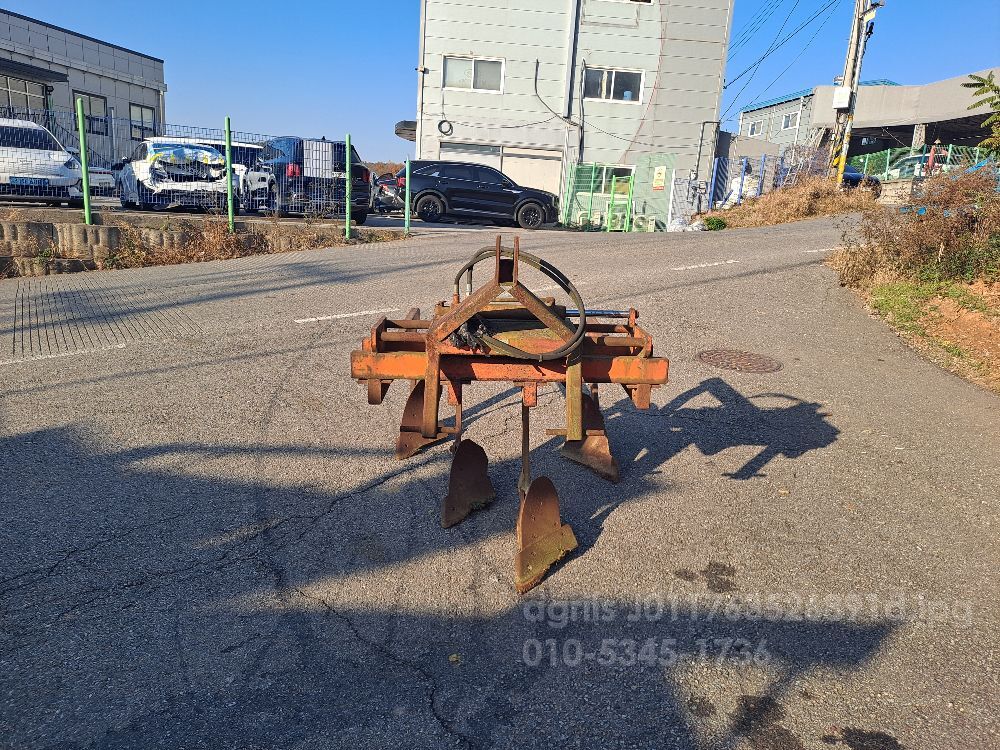 웅진4련이랑쟁기 쟁기 이랑4련 뒤우측면
