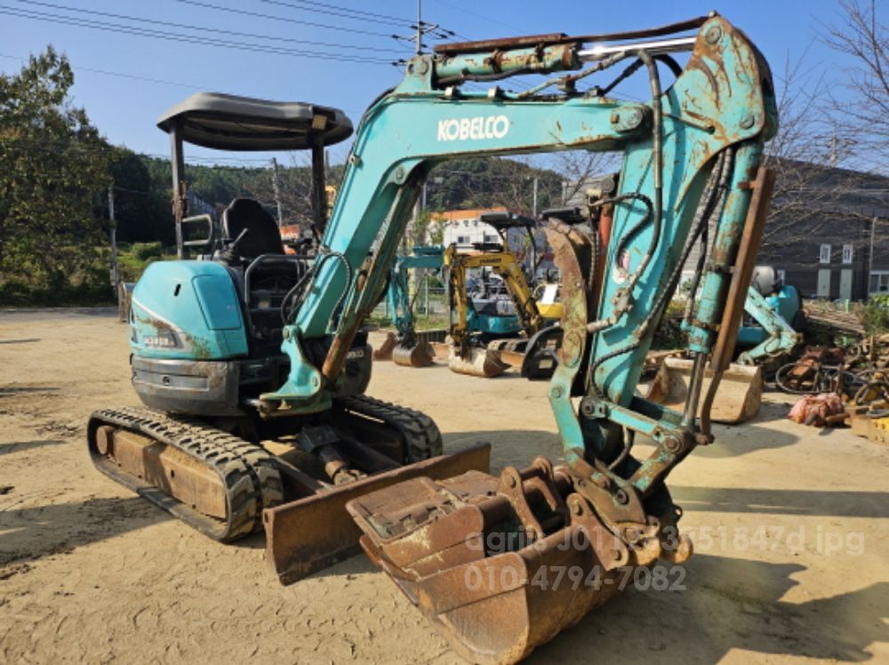  Excavator SK30 (3.0톤) 뒤우측면