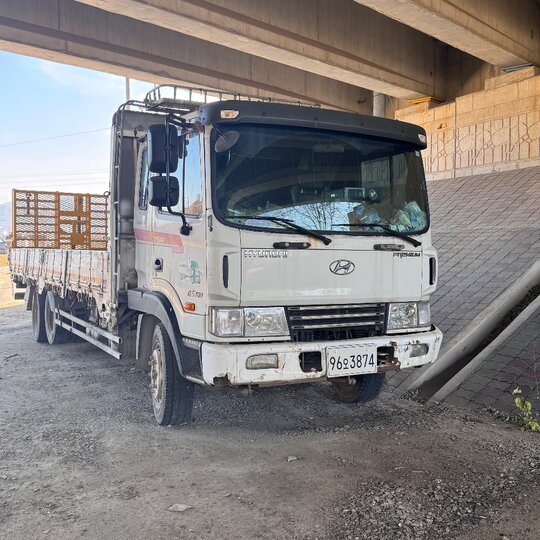 Hyundai 메가트럭4.5톤 메가트럭4.5톤  앞좌측면