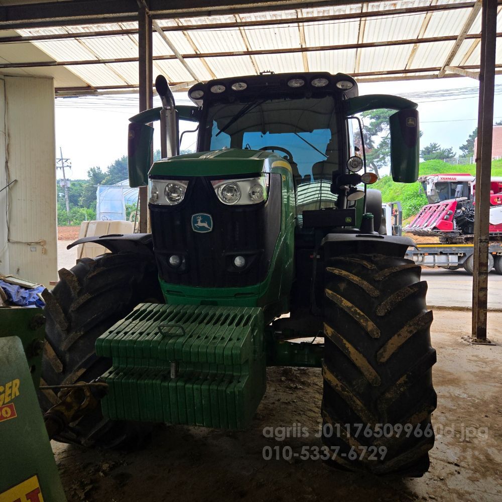 존디어 트랙터 6215R (215마력) 뒤우측면