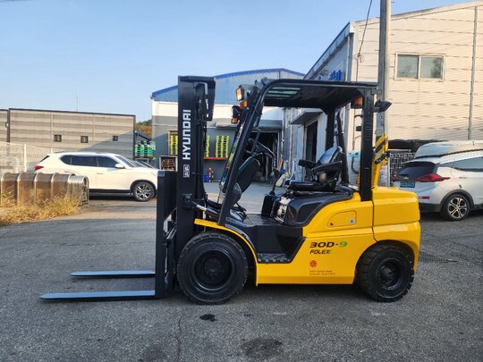 현대 지게차 중고 3톤 포렉스30d-9 18년식 싸이드쉬프트 (3톤) 앞좌측면