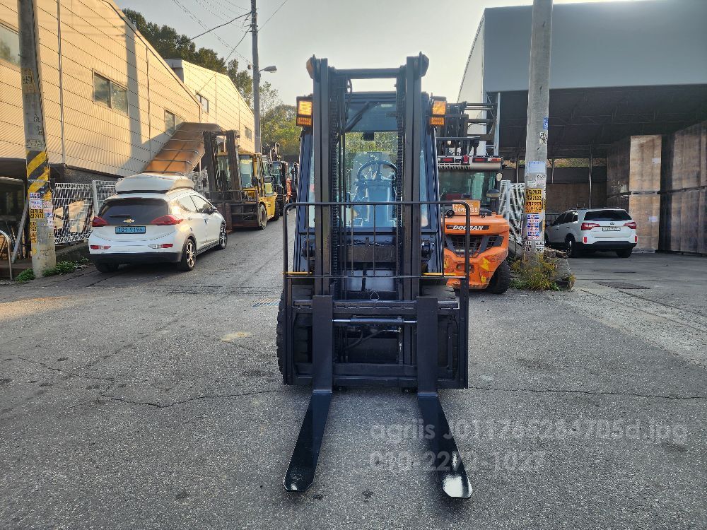 현대 지게차 중고 3톤 포렉스30d-9 18년식 싸이드쉬프트 (3톤) 뒤우측면