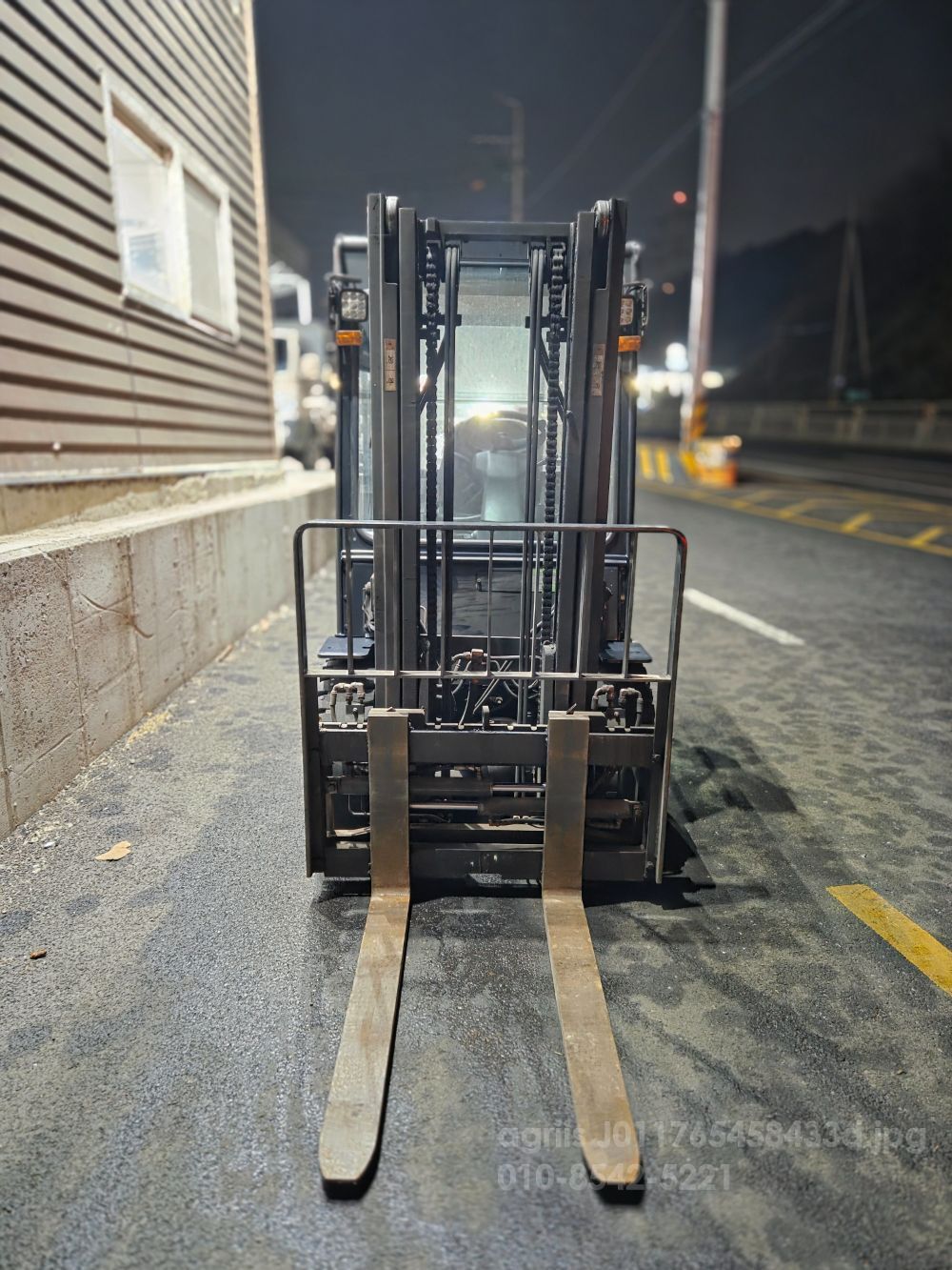 두산 지게차 3.3톤 디젤 (3.3톤) 뒤우측면