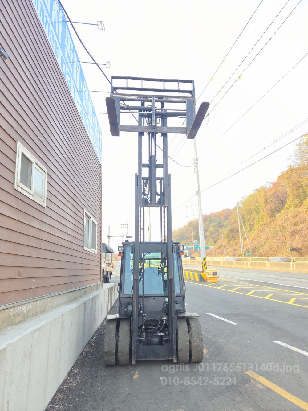 두산 지게차 4.5톤디젤 2017년식 뒤우측면