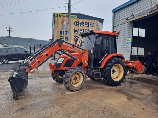 Daedong Tractor RX600 (60hp) 앞좌측면