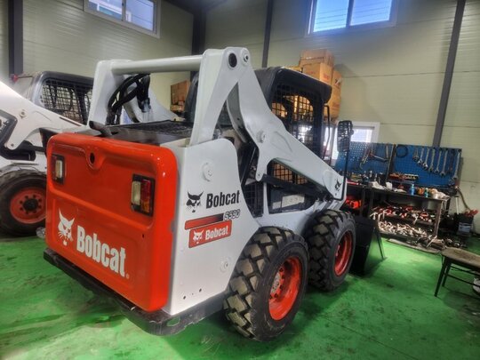  Skid steer loader S590  앞좌측면