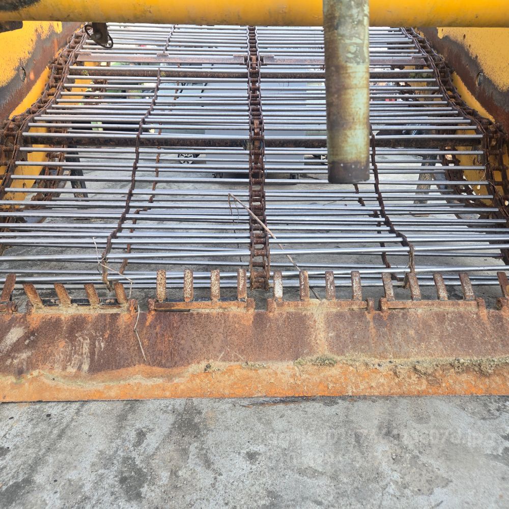 신흥  땅속물 수확기 DR 1600,S 뒤우측면