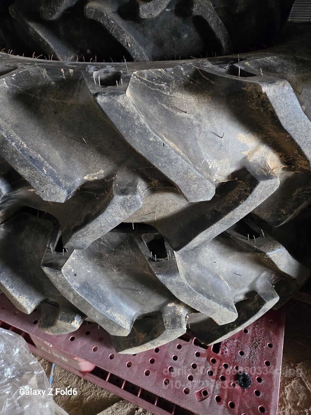  타이어 판매 타이어 판매  뒤우측면