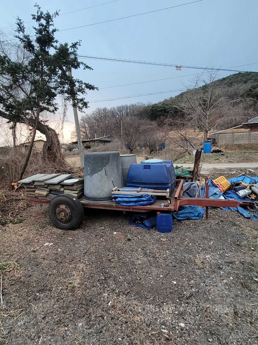  Trailer 4조  뒤우측면