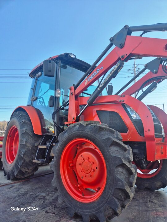 Daedong Tractor RX700 (70hp) 앞좌측면