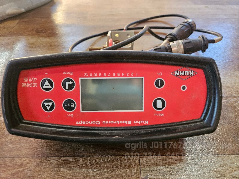  쿤 옥수수파종기 모니터 쿤 옥수수파종기 모니터  뒤우측면