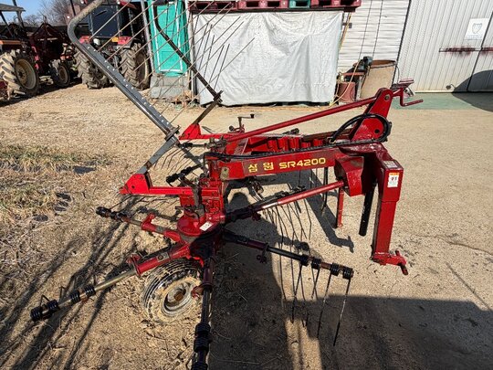  Rake SR4200  앞좌측면