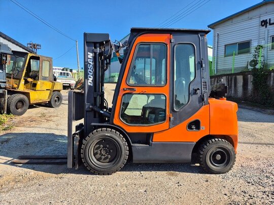 Doosan Forklift D30S-7 (3.0톤) 앞좌측면