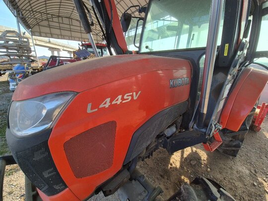 Kubota Tractor L44SV (44hp) 앞좌측면