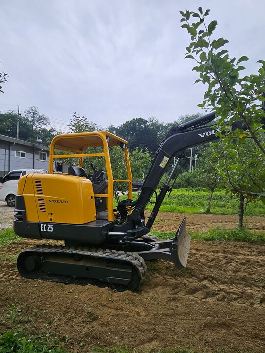  Excavator EC25 (2.5톤) 앞좌측면