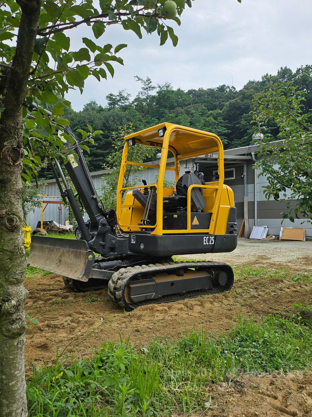  Excavator EC25 (2.5톤) 뒤우측면