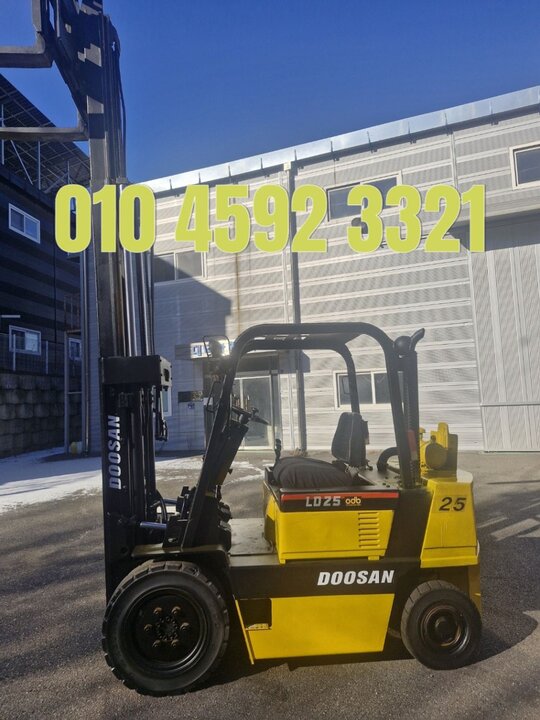 Doosan Forklift LD25 3단마스타 (2.5톤) 앞좌측면