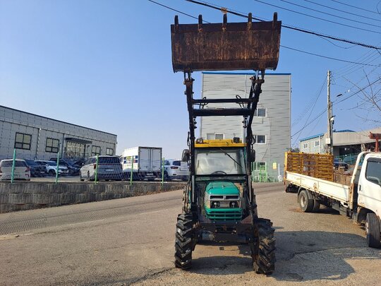 Daedong Tractor D47 (47hp) 앞좌측면
