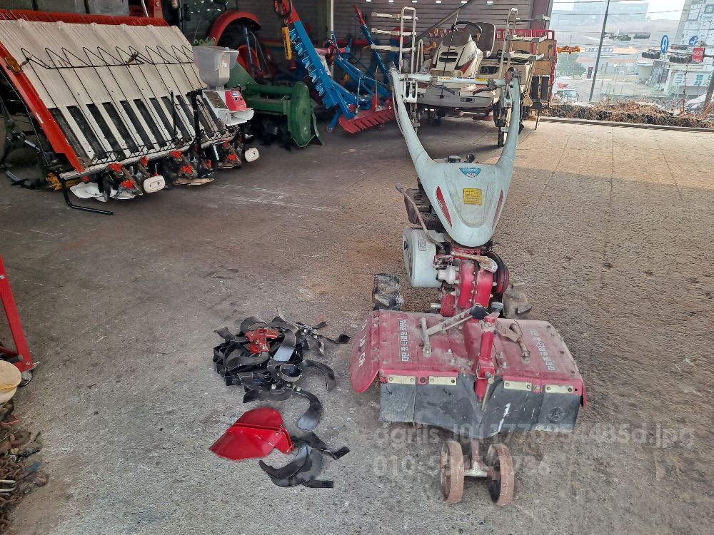 Shibaura Cultivator AMC880SM (6.5hp) 뒤우측면