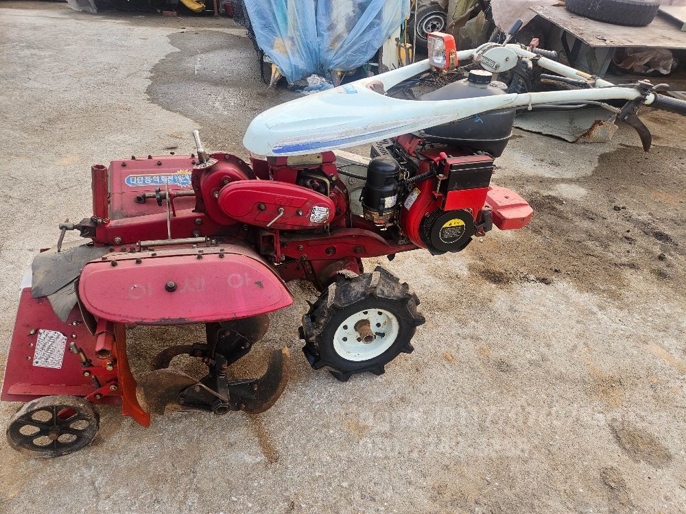 Shibaura Cultivator AMC-880SM (6.5hp) 뒤우측면