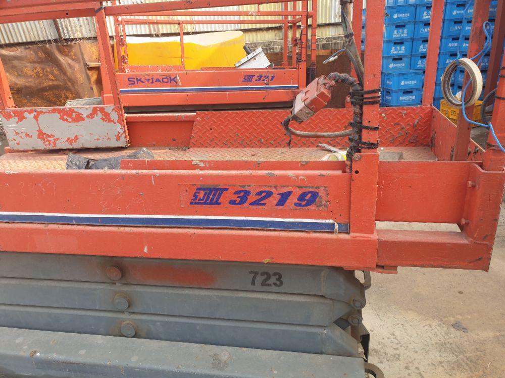  고소작업대 .  앞좌측면