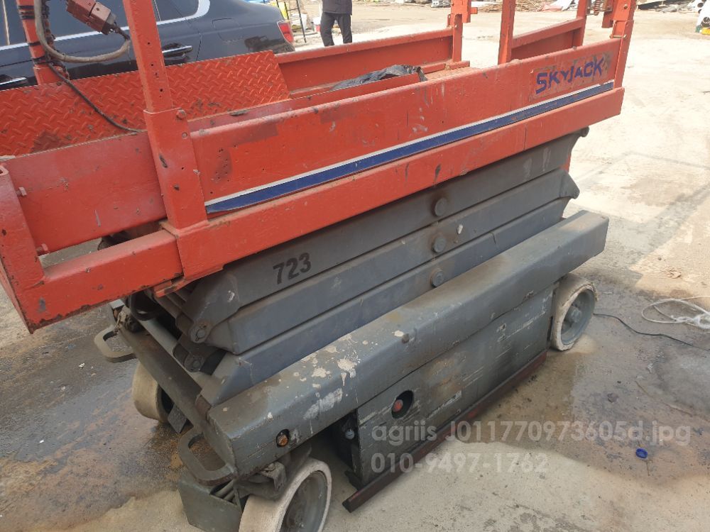  고소작업대 .  뒤우측면