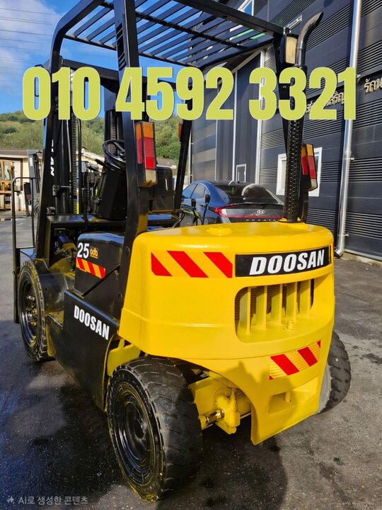 Doosan Forklift 2.5톤 3단마스타 (2.5톤) 앞좌측면
